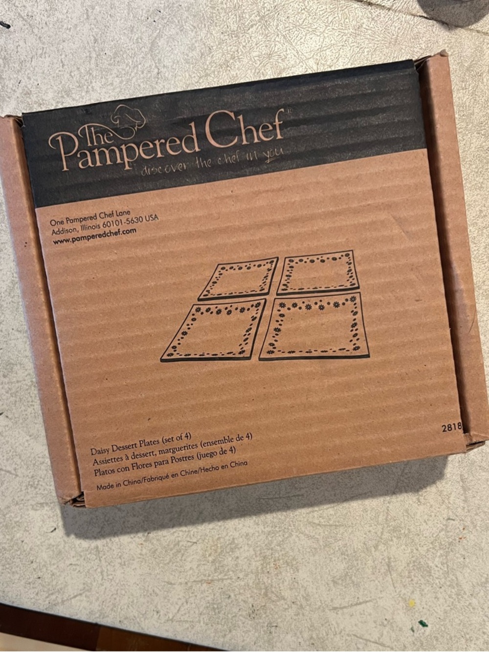 The Pampered Chef Brown Kraft Daisy Dessert Plate Set Boxed